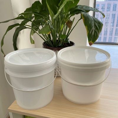 Прозрачное пластиковое ведро 4L с крышкой