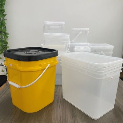 Прозрачный квадратный пластиковый ведро с крышкой прочный и сертифицированный 1-25L вместимости