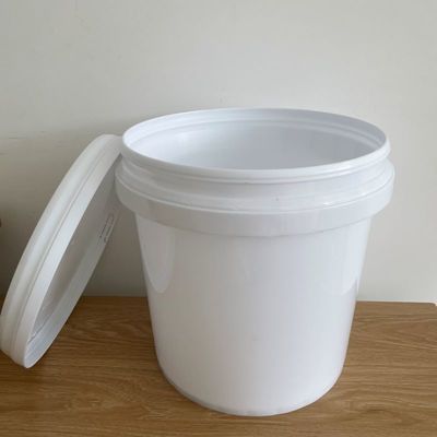 Специализированный белый 8L PP пластиковый ведро с крышкой и ручкой химически устойчивого материала