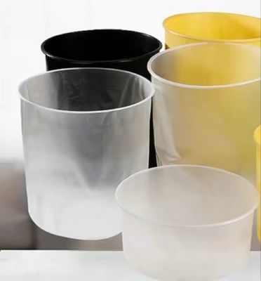 Удобное красное одноразовое пластиковое белье для ведра